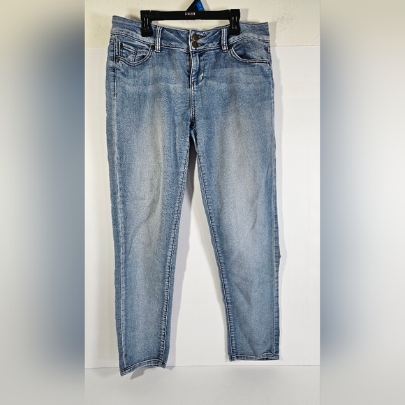 New York & Company Light Blue Straight Leg Jeans - Picture 1 of 3